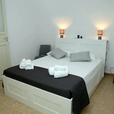 Izzhome Blue Ragusa